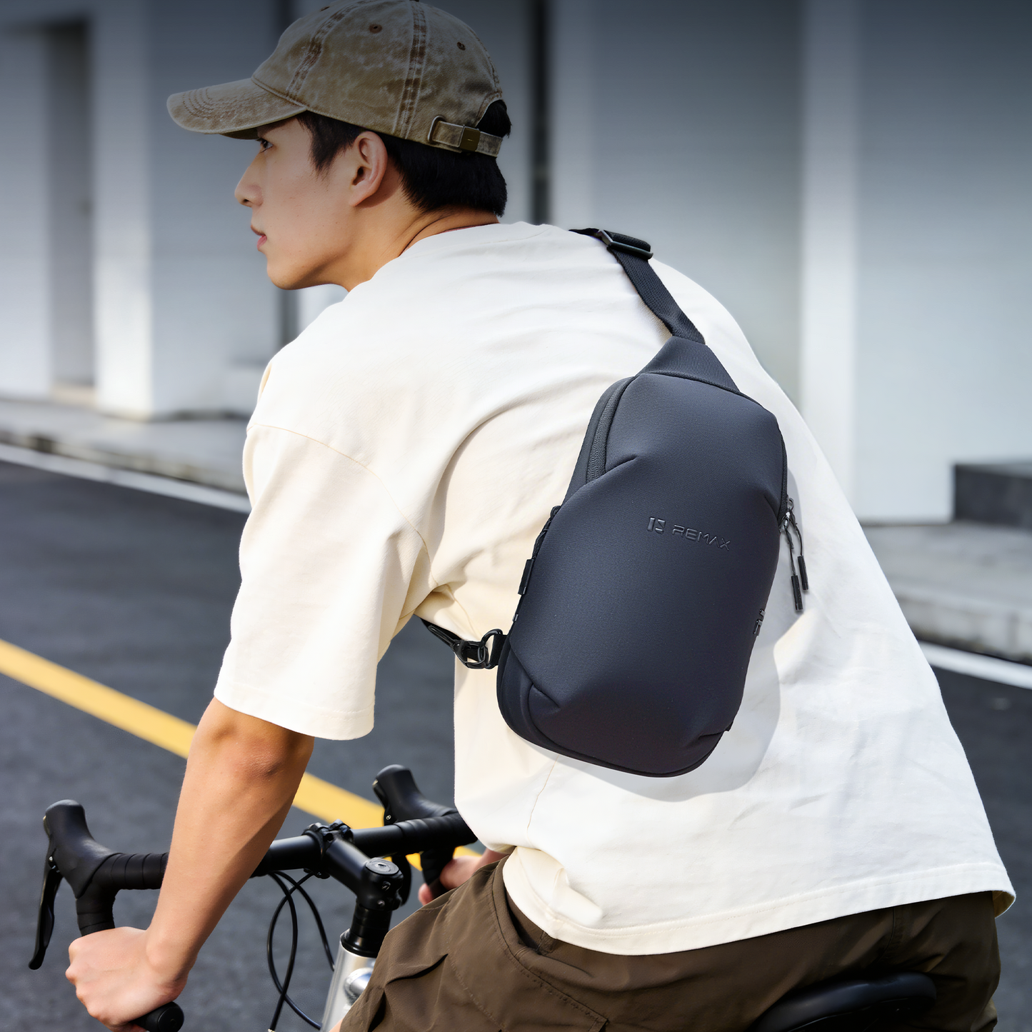 REMAX BAG-19 Portable and Stylish Crossbody Bag & Chest Bag
